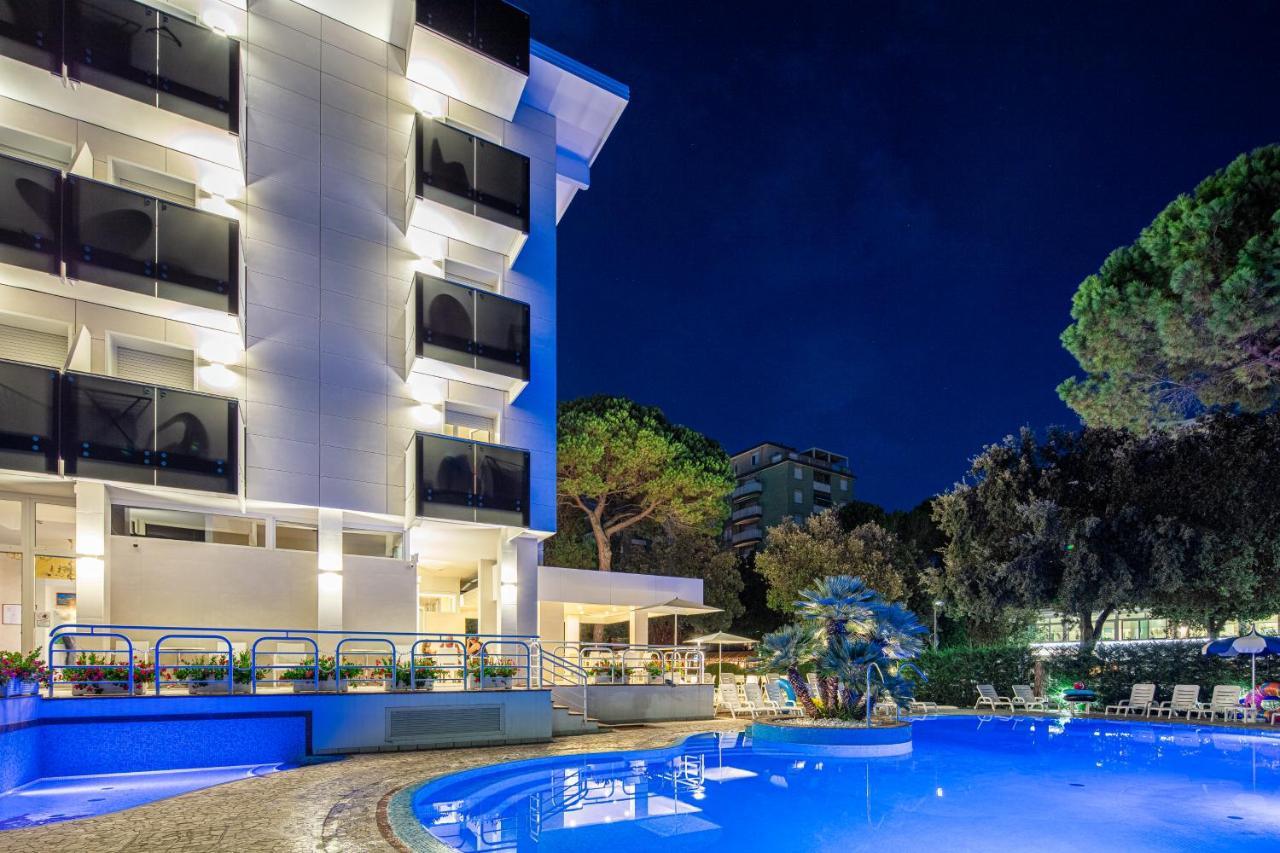 Hotel Ambassador Meuble Λινιάνο Σαμπιαντόρο Εξωτερικό φωτογραφία