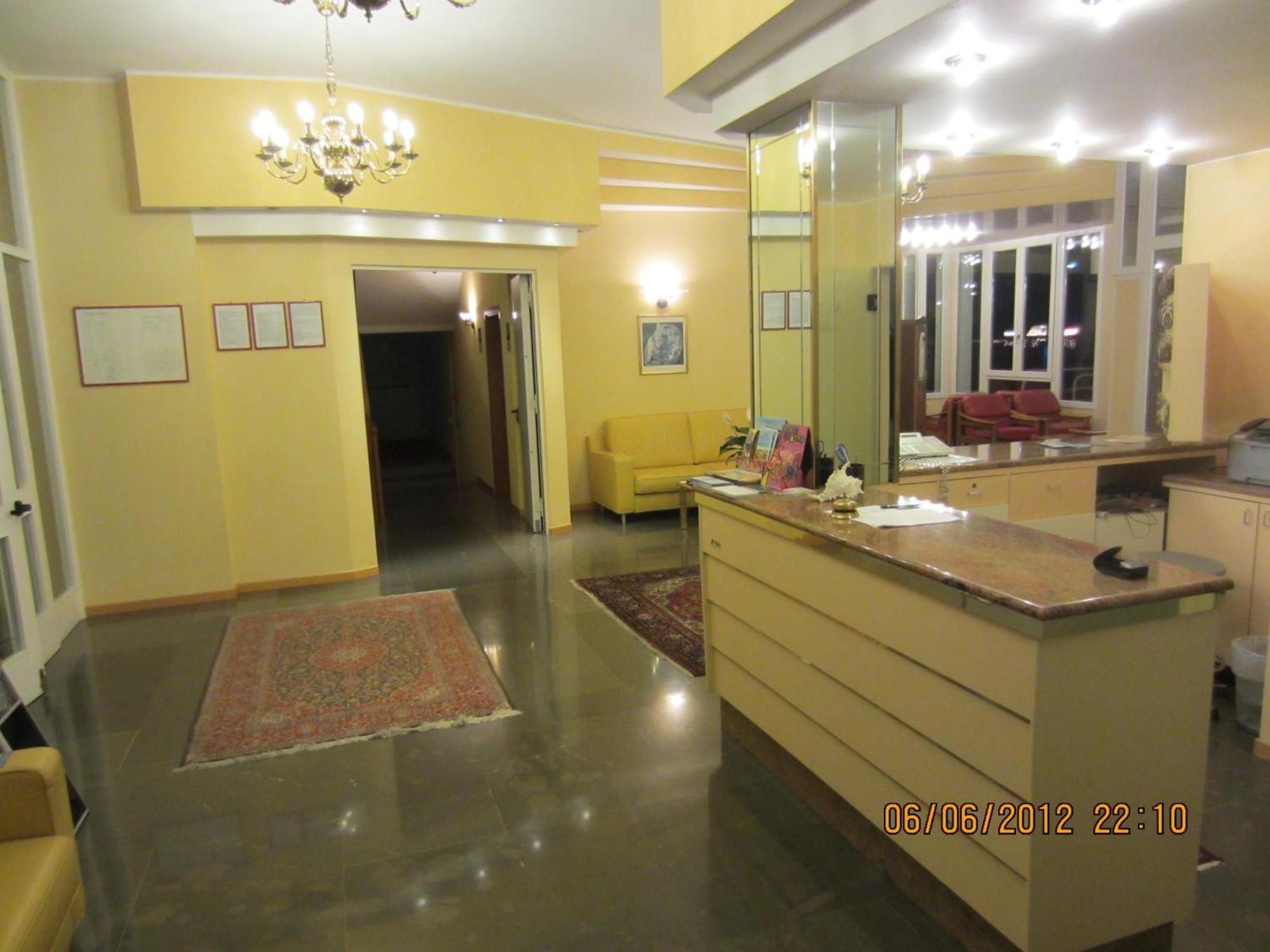 Hotel Ambassador Meuble Λινιάνο Σαμπιαντόρο Εξωτερικό φωτογραφία