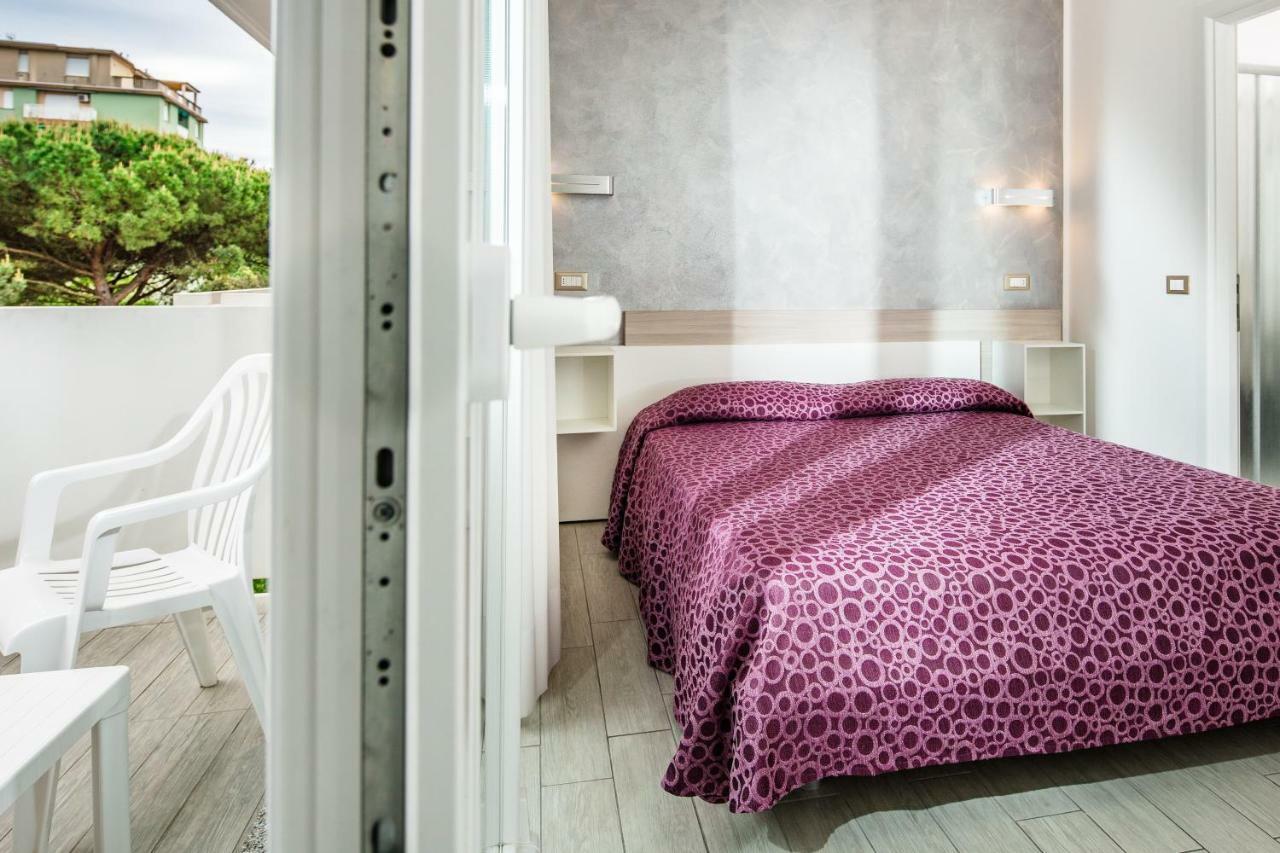 Hotel Ambassador Meuble Λινιάνο Σαμπιαντόρο Εξωτερικό φωτογραφία
