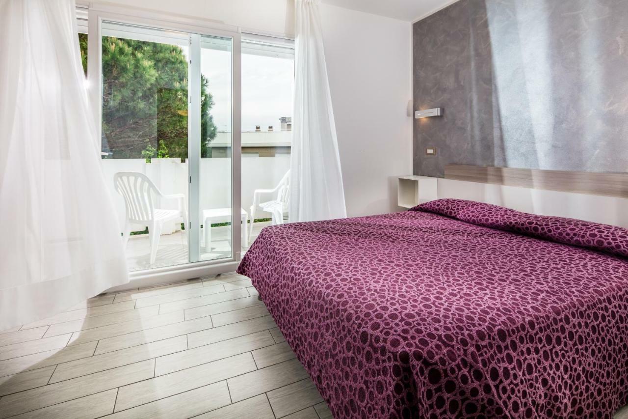 Hotel Ambassador Meuble Λινιάνο Σαμπιαντόρο Εξωτερικό φωτογραφία