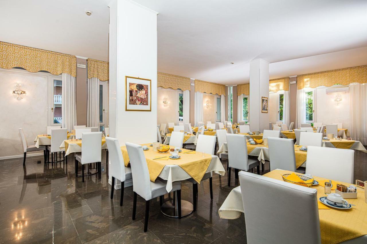 Hotel Ambassador Meuble Λινιάνο Σαμπιαντόρο Εξωτερικό φωτογραφία