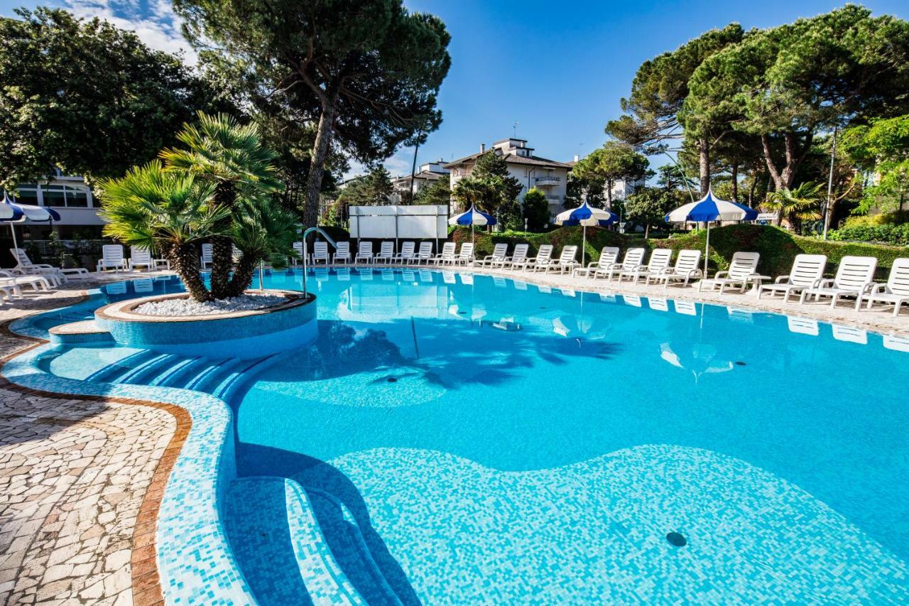 Hotel Ambassador Meuble Λινιάνο Σαμπιαντόρο Εξωτερικό φωτογραφία