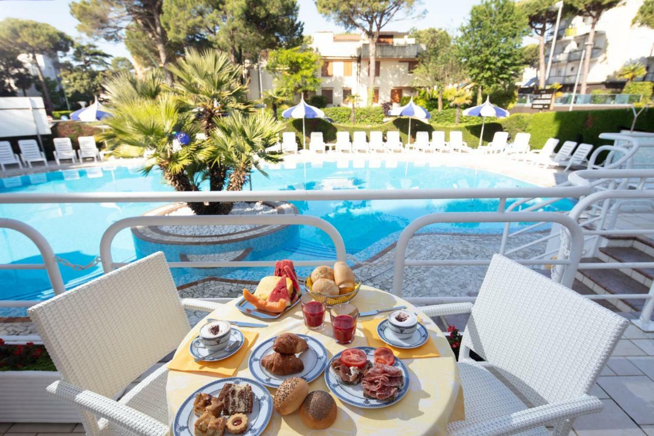 Hotel Ambassador Meuble Λινιάνο Σαμπιαντόρο Εξωτερικό φωτογραφία