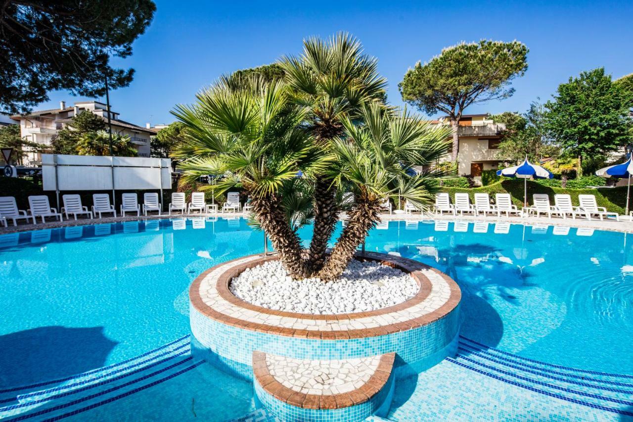 Hotel Ambassador Meuble Λινιάνο Σαμπιαντόρο Εξωτερικό φωτογραφία