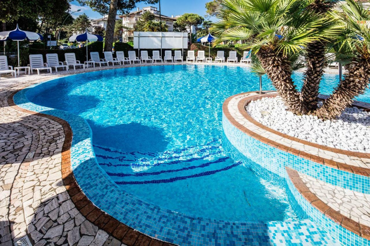 Hotel Ambassador Meuble Λινιάνο Σαμπιαντόρο Εξωτερικό φωτογραφία
